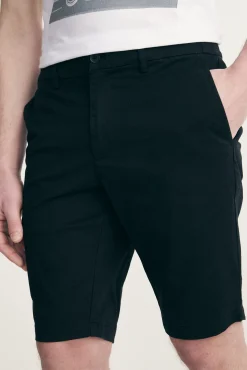 Straight leg bermuda with elastic sides