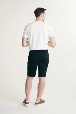 Straight leg bermuda with elastic sides