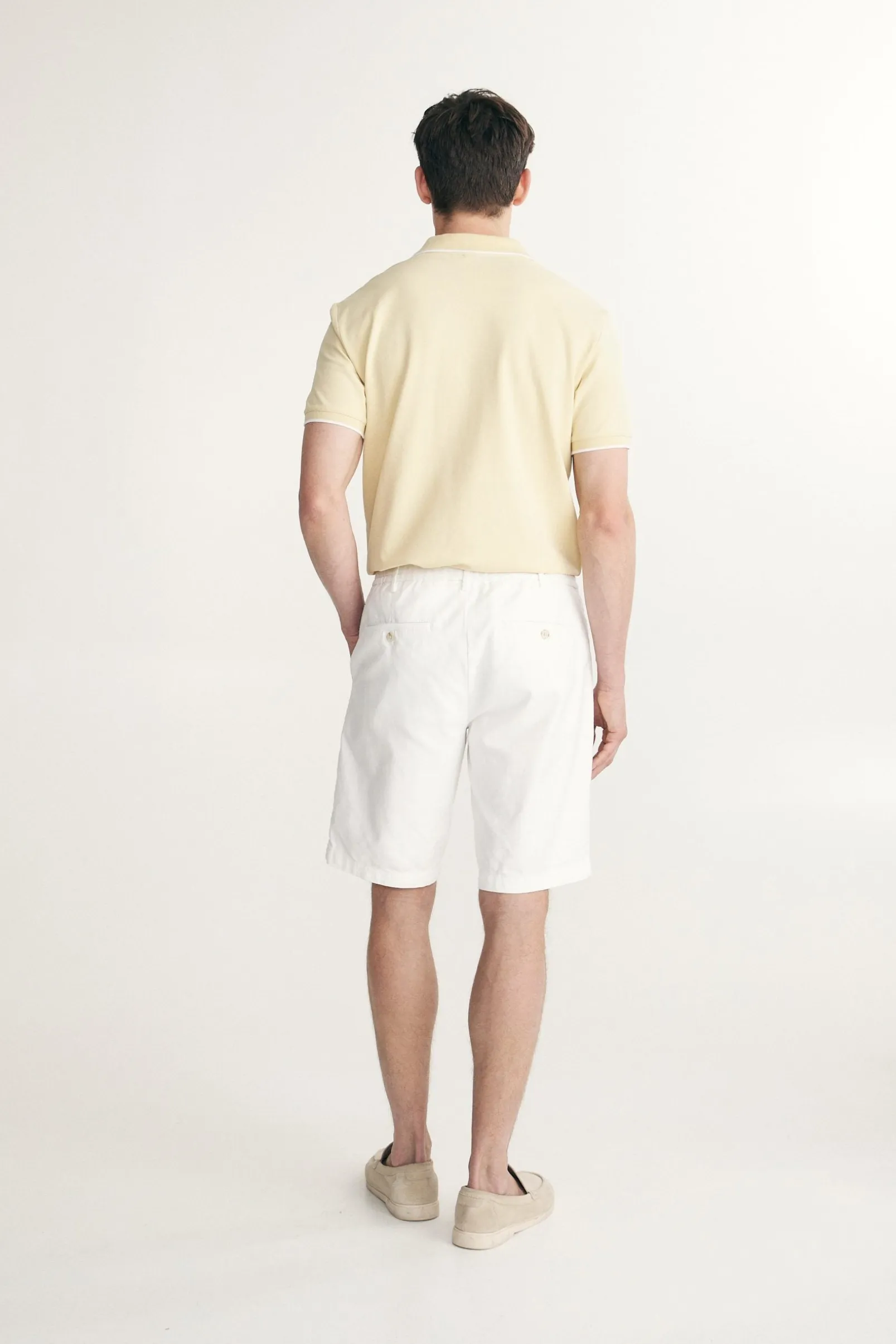 Straight leg bermuda with elastic sides