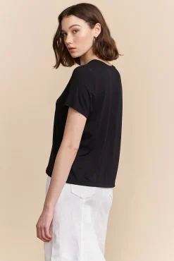 V-neck shirt with drawstring