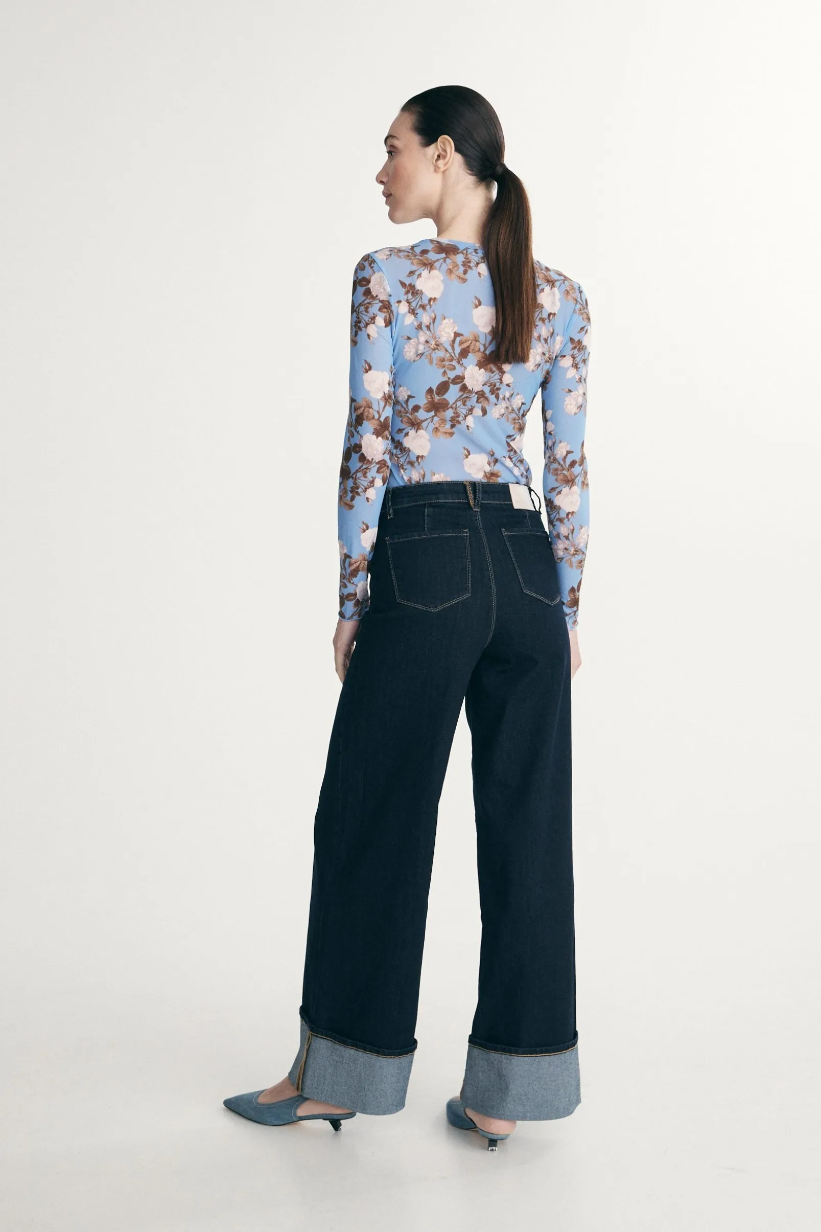 Wide leg high waist jeans