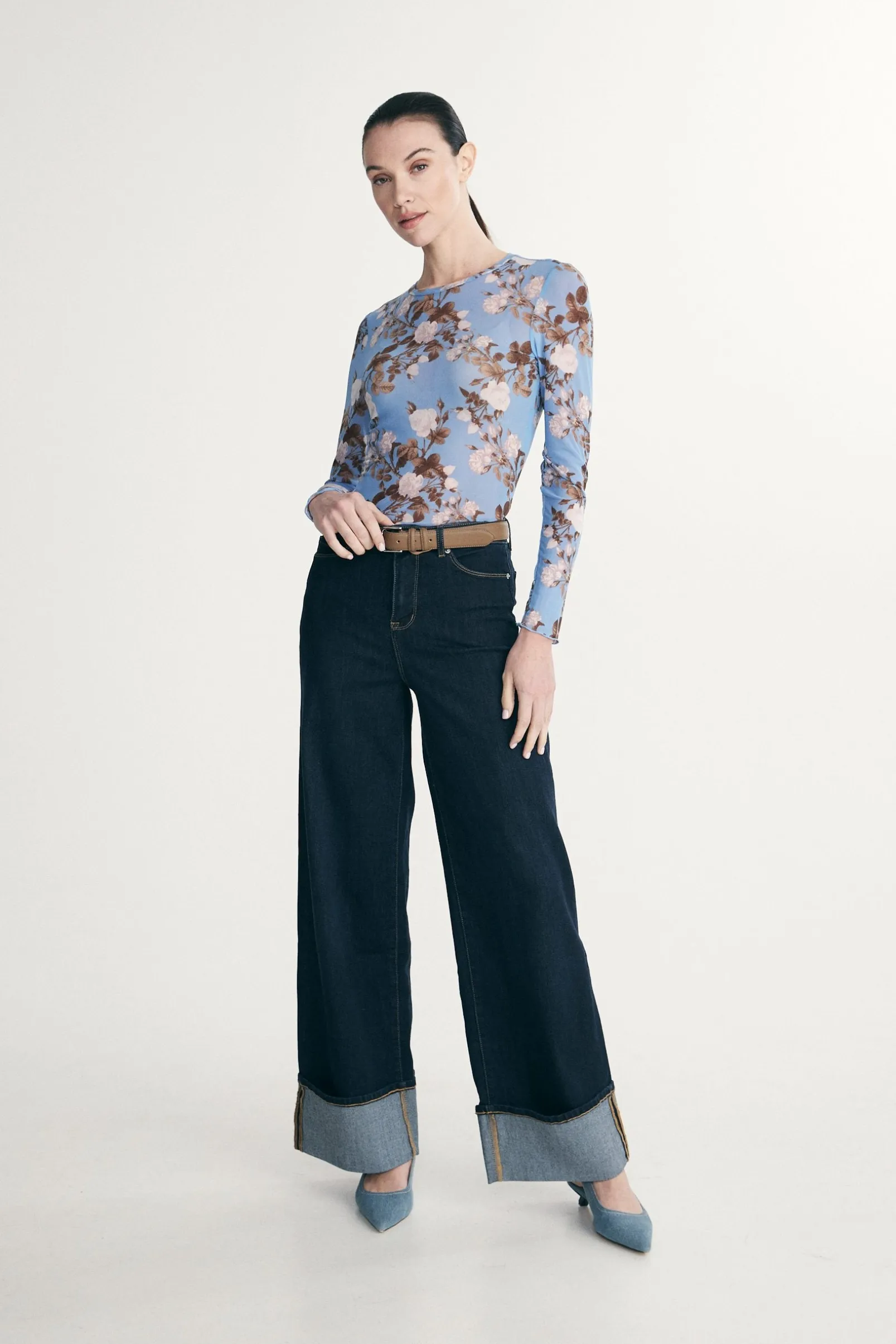 Wide leg high waist jeans